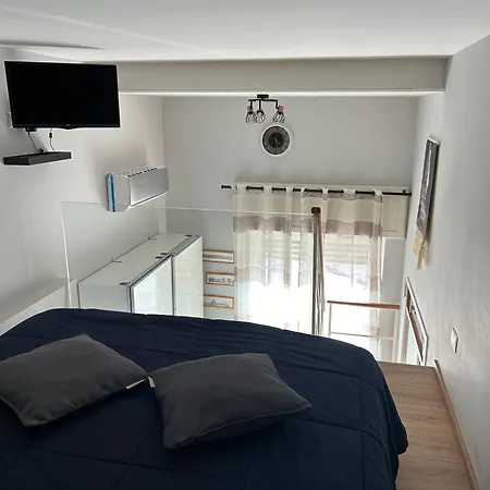 アパート Odemar ポッツオーリ